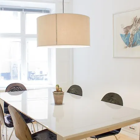 Spacious And Bright With 3 Bedrooms *